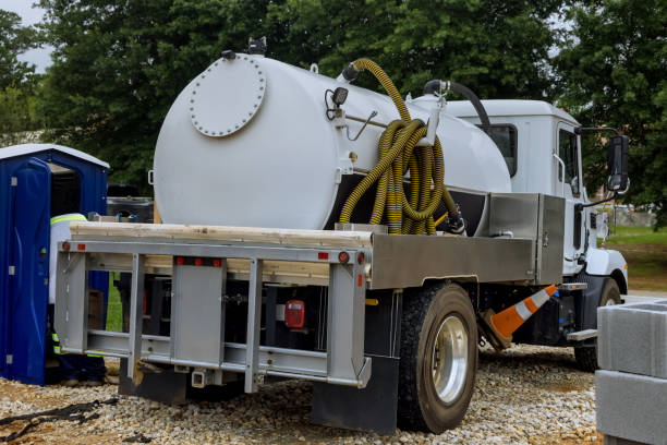 Best Porta potty delivery and setup  in Hartford City, IN